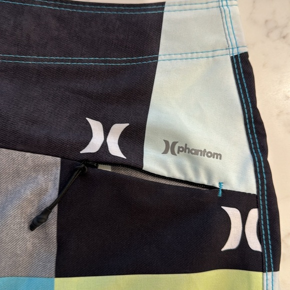 Hurley NWT men’s sz 33 waist boardshorts - Picture 6 of 7